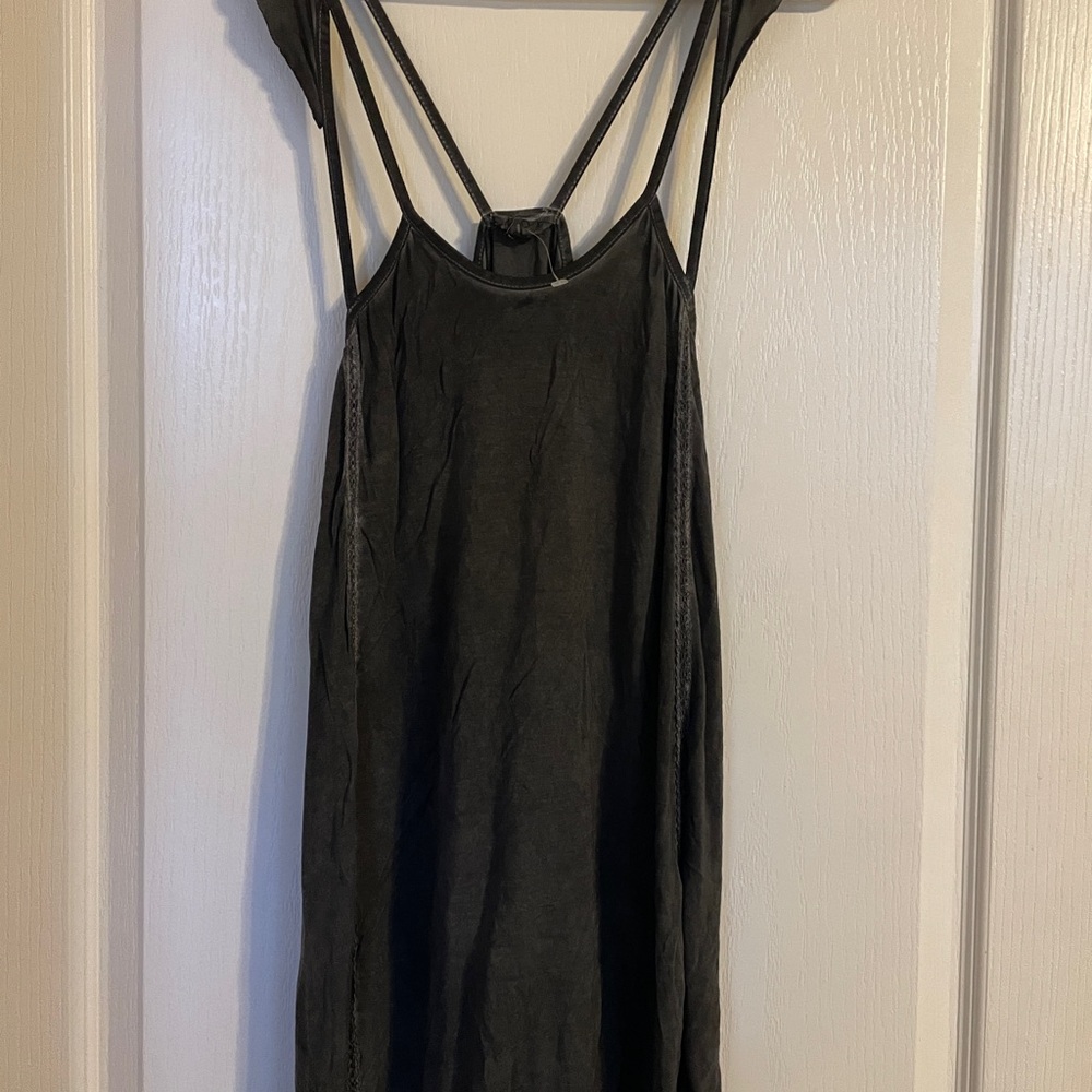 NWOT POL Black Tunic Top Small SMT 133 Adjustable Strap Flowy Boho Mineral Wash